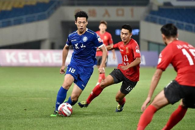 成都蓉城领先优势缩小 下轮关键战将决定冠军归属